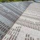 Katliamda ölenlerin isimlerinin yazılı olduğu anıt
