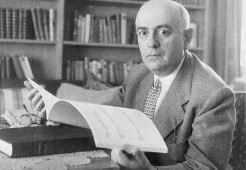 0895-theodor-adorno